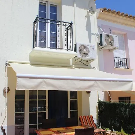 Benidorm Golf Bahia * カーラ・デ・フィネストラット